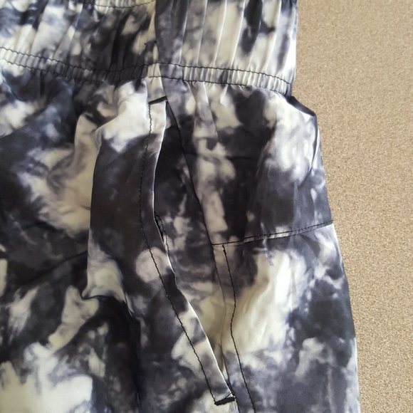 New Athletic Shorts Size XXL Black / White - Picture 4 of 6